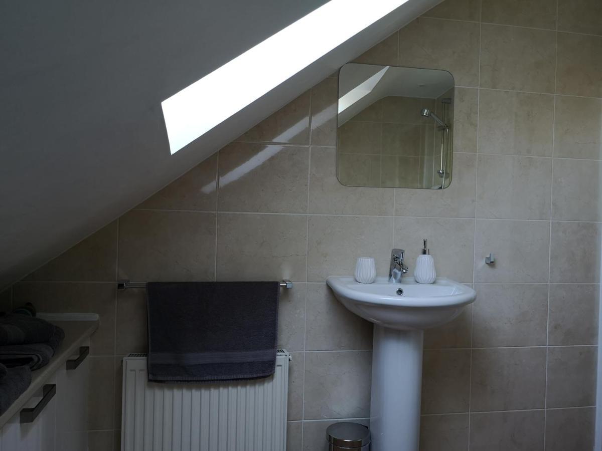 Attic Floor Apartment, City Centre インヴァネス エクステリア 写真