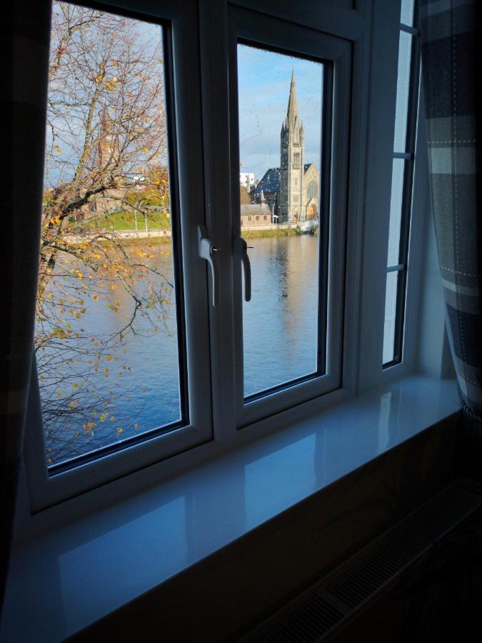 Attic Floor Apartment, City Centre インヴァネス エクステリア 写真